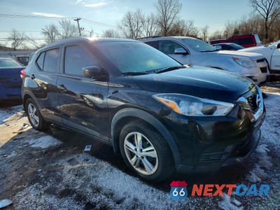 Czwarte zdjęcie samochodu z boku: 2019 NISSAN KICKS S VIN:3N1CP5CU9KL529962 - miniatura