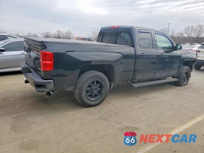 Trzecie zdjęcie samochodu z tyłu: 2016 CHEVROLET SILVERADO K1500 LT VIN:1GCVKREC2GZ325116 - miniatura