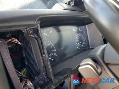 Zdjęcie 8 z 10 samochodu: 2025 VOLVO VNR SEMI TRUCK VIN:4V4WC9EH5SN683697 - miniatura