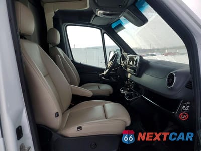 Piąte zdjęcie samochodu w środku: 2022 MERCEDES-BENZ SPRINTER 3500 VIN:W1X8E33Y9NN213398 - miniatura