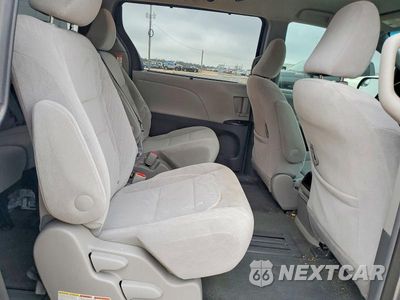 Zdjęcie 11 z 13 samochodu: 2016 TOYOTA SIENNA LE VIN:5TDKK3DC2GS700229 - miniatura