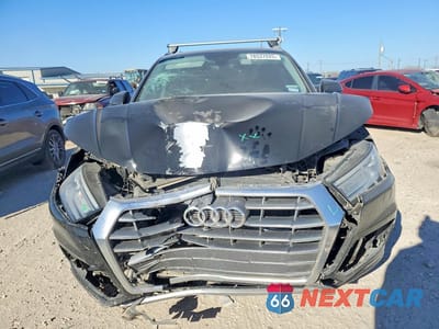 Piąte zdjęcie samochodu w środku: 2020 AUDI Q5 PREMIUM VIN:WA1ANAFY8L2021268 - miniatura