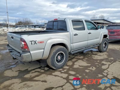 Trzecie zdjęcie samochodu z tyłu: 2011 TOYOTA TACOMA V6 VIN:3TMLU4EN1BM060902 - miniatura