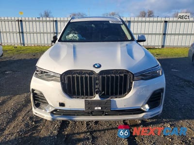 Piąte zdjęcie samochodu w środku: 2021 BMW X7 XDRIVE40I VIN:5UXCW2C00M9E47112 - miniatura