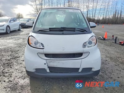 Piąte zdjęcie samochodu w środku: 2012 SMART FORTWO PURE VIN:WMEEJ3BA7CK577435 - miniatura