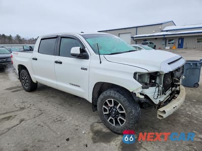 Czwarte zdjęcie samochodu z boku: 2014 TOYOTA TUNDRA CREWMAX SR5 VIN:5TFDY5F1XEX407104 - miniatura