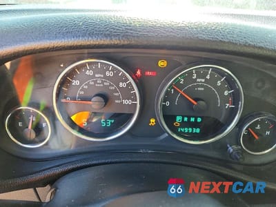 Zdjęcie 9 z 13 samochodu: 2013 JEEP WRANGLER UNLIMITED SAHARA VIN:1C4BJWEG1DL519464 - miniatura
