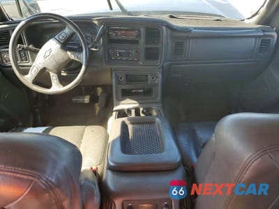 Zdjęcie 8 z 11 samochodu: 2004 CHEVROLET SILVERADO C2500 HEAVY DUTY VIN:1GCHC23U54F261311 - miniatura