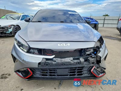 Piąte zdjęcie samochodu w środku: 2023 KIA FORTE GT LINE VIN:3KPF54ADXPE550490 - miniatura