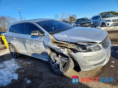 Czwarte zdjęcie samochodu z boku: 2017 VOLVO XC60 T6 DYNAMIC VIN:YV449MRR5H2127095 - miniatura