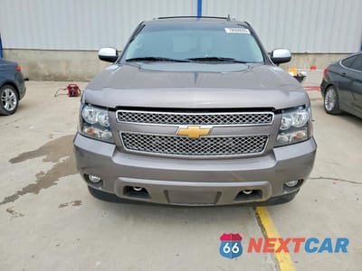 Piąte zdjęcie samochodu w środku: 2012 CHEVROLET SUBURBAN K1500 LTZ VIN:1GNSKKE78CR322087 - miniatura