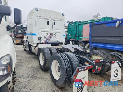 Trzecie zdjęcie samochodu z tyłu: 2014 FREIGHTLINER CASCADIA SEMI TRUCK VIN:1FUJGLD5XELFU0173 - miniatura