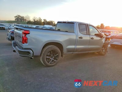 Trzecie zdjęcie samochodu z tyłu: 2026 CHEVROLET SILVERADO C1500 CUSTOM VIN:1GCRABEK8TZ173310 - miniatura