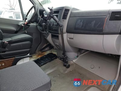 Zdjęcie 8 z 12 samochodu: 2012 MERCEDES-BENZ SPRINTER 2500 VIN:WD3PE8CBXC5680468 - miniatura