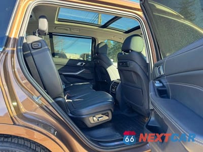 Zdjęcie 6 z 10 samochodu: 2020 BMW X7 XDRIVE40I VIN:5UXCW2C09L9A00387 - miniatura