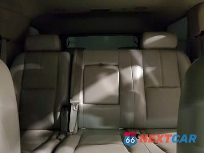 Zdjęcie 10 z 12 samochodu: 2007 CHEVROLET TAHOE K1500 VIN:1GNFK13077J249560 - miniatura