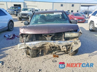 Piąte zdjęcie samochodu w środku: 2003 CHEVROLET S TRUCK S10 VIN:1GCCS19H638135060 - miniatura