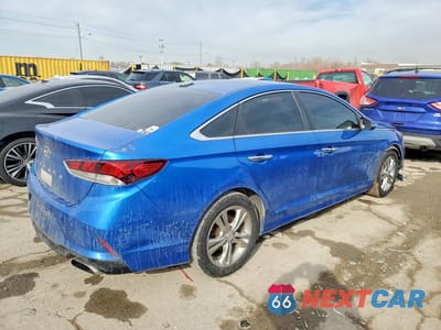 Trzecie zdjęcie samochodu z tyłu: 2018 HYUNDAI SONATA SPORT VIN:5NPE34AF2JH610705 - miniatura