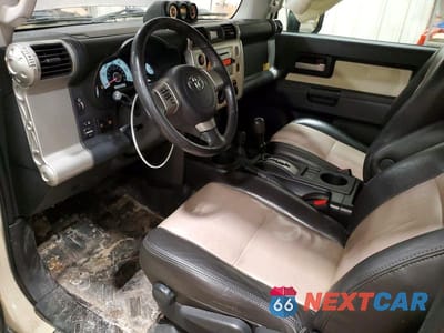 Zdjęcie 8 z 13 samochodu: 2010 TOYOTA FJ CRUISER BASE VIN:JTEBU4BF8AK080140 - miniatura
