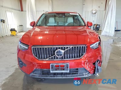 Piąte zdjęcie samochodu w środku: 2024 VOLVO XC40 PLUS VIN:YV4L12UE3R2214037 - miniatura