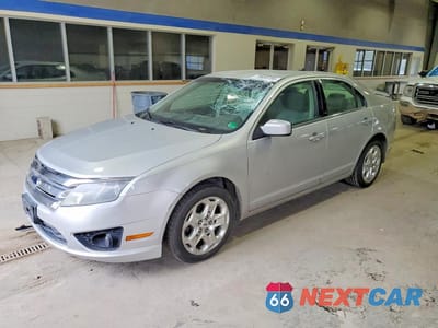 2010 FORD FUSION SE 3FAHP0HA9AR111472 - główne zdjęcie licytacji z USA - miniatura
