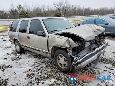 Czwarte zdjęcie samochodu z boku: 1998 CHEVROLET TAHOE C1500 VIN:1GNEC13R4WJ375753 - miniatura
