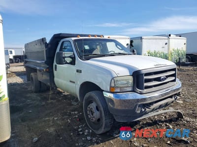 Czwarte zdjęcie samochodu z boku: 2004 FORD F450 SUPER DUTY VIN:1FDXF46P34EB87909 - miniatura