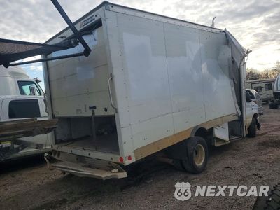 Trzecie zdjęcie samochodu z tyłu: 2022 FORD E450 DELIVERY TRUCK VIN:1FDXE4FN0NDC22690 - miniatura