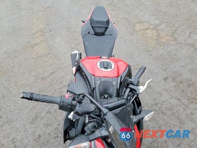 Piąte zdjęcie samochodu w środku: 2024 KAWASAKI ZR900 F VIN:ML5ZRDF11RDA72364 - miniatura