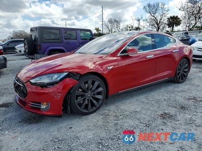 2016 TESLA MODEL S 5YJSA1E10GF124679 - główne zdjęcie licytacji z USA - miniatura
