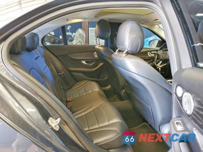 Zdjęcie 10 z 12 samochodu: 2016 MERCEDES-BENZ C 300 4MATIC VIN:55SWF4KB3GU151794 - miniatura