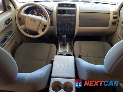 Zdjęcie 8 z 13 samochodu: 2011 FORD ESCAPE XLS VIN:1FMCU0C76BKA55548 - miniatura