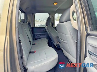 Zdjęcie 8 z 11 samochodu: 2013 RAM 1500 SLT VIN:1CGRR7GPXDS659424 - miniatura