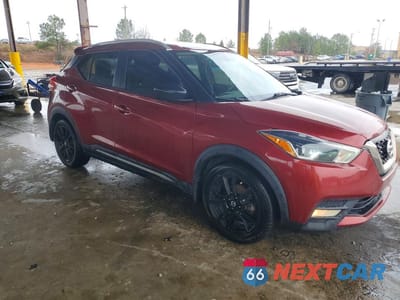 Czwarte zdjęcie samochodu z boku: 2020 NISSAN KICKS SR VIN:3N1CP5DV1LL566870 - miniatura