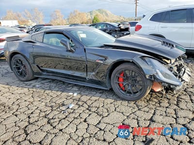 Czwarte zdjęcie samochodu z boku: 2016 CHEVROLET CORVETTE Z06 2LZ VIN:1G1YR2D67G5604203 - miniatura