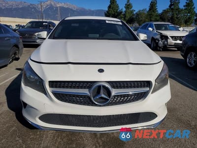 Piąte zdjęcie samochodu w środku: 2019 MERCEDES-BENZ CLA 250 VIN:WDDSJ4EB0KN725102 - miniatura