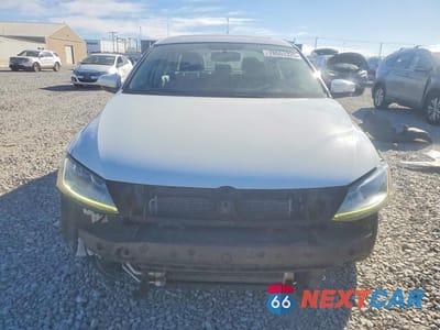 Piąte zdjęcie samochodu w środku: 2018 VOLKSWAGEN JETTA SE VIN:3VWDB7AJ9JM263210 - miniatura