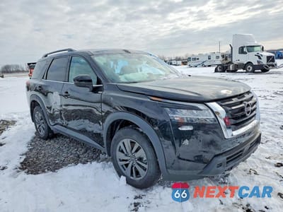 Czwarte zdjęcie samochodu z boku: 2022 NISSAN PATHFINDER SV VIN:5N1DR3BAXNC244822 - miniatura