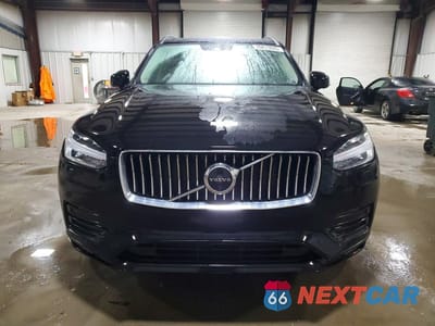 Piąte zdjęcie samochodu w środku: 2020 VOLVO XC90 T6 MOMENTUM VIN:YV4A22PK5L1601336 - miniatura