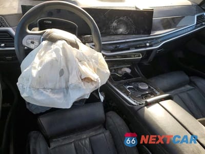 Zdjęcie 8 z 12 samochodu: 2023 BMW X7 XDRIVE40I VIN:5UX23EM06P9R07377 - miniatura