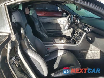Zdjęcie 10 z 12 samochodu: 2012 MERCEDES-BENZ SLK 350 VIN:WDDPK5HA8CF012942 - miniatura