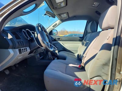 Zdjęcie 7 z 12 samochodu: 2012 TOYOTA TACOMA VIN:5TFPX4EN0CX008147 - miniatura