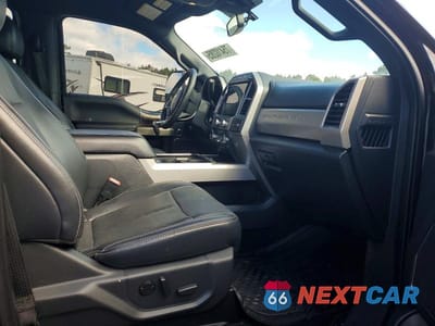 Piąte zdjęcie samochodu w środku: 2022 FORD F350 SUPER DUTY VIN:1FT8W3DTXNED68803 - miniatura