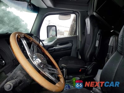 Piąte zdjęcie samochodu w środku: 2018 KENWORTH CONSTRUCTION VIN:1XKZDP0X0JL963646 - miniatura
