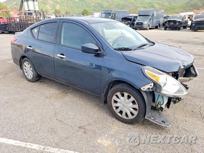 Czwarte zdjęcie samochodu z boku: 2015 NISSAN VERSA S VIN:3N1CN7AP8FL921142 - miniatura