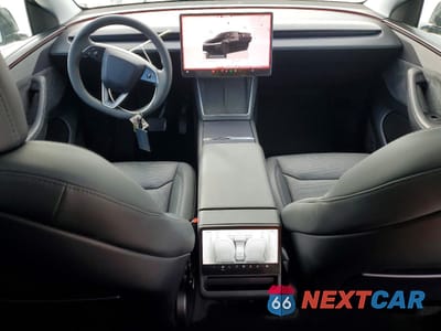 Zdjęcie 8 z 13 samochodu: 2026 TESLA MODEL Y VIN:7SAYGDEE0TA473655 - miniatura