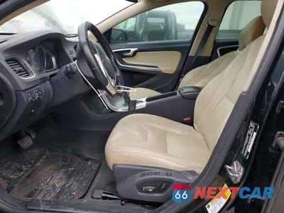 Zdjęcie 7 z 11 samochodu: 2017 VOLVO V60 T5 PREMIER VIN:YV140MEK0H1331468 - miniatura