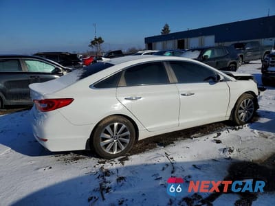 Trzecie zdjęcie samochodu z tyłu: 2017 HYUNDAI SONATA SPORT VIN:5NPE34AF1HH499185 - miniatura