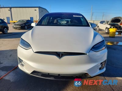 Piąte zdjęcie samochodu w środku: 2019 TESLA MODEL X VIN:5YJXCBE20KF198501 - miniatura