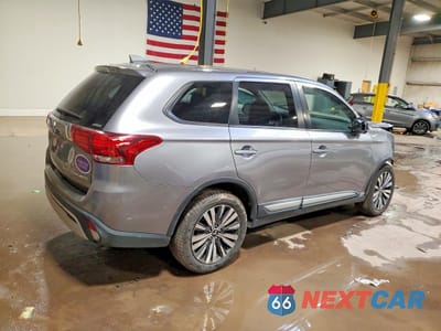 Trzecie zdjęcie samochodu z tyłu: 2019 MITSUBISHI OUTLANDER SE VIN:JA4AZ3A34KZ051563 - miniatura